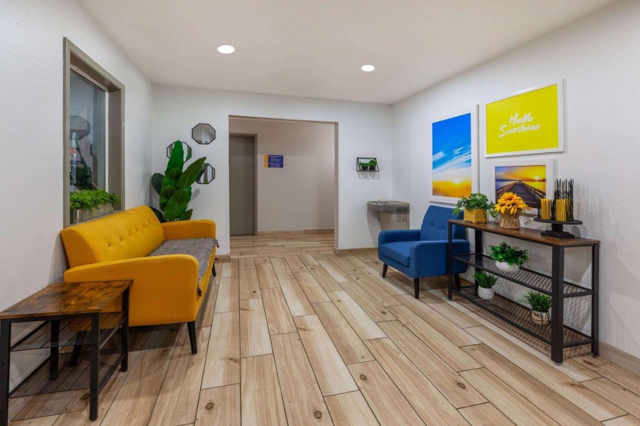 Days Inn By Wyndham Racine/Sturtevant Exteriér fotografie