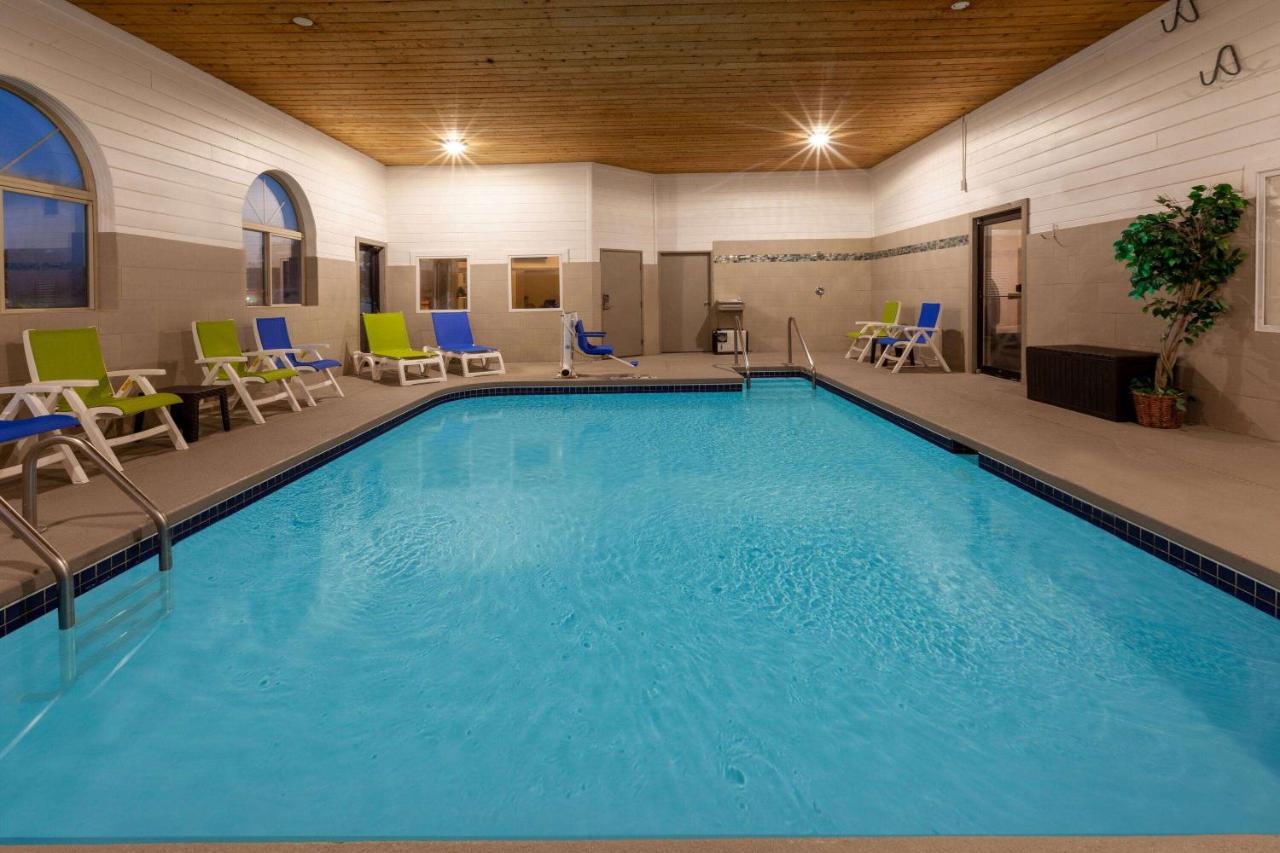 Days Inn By Wyndham Racine/Sturtevant Exteriér fotografie