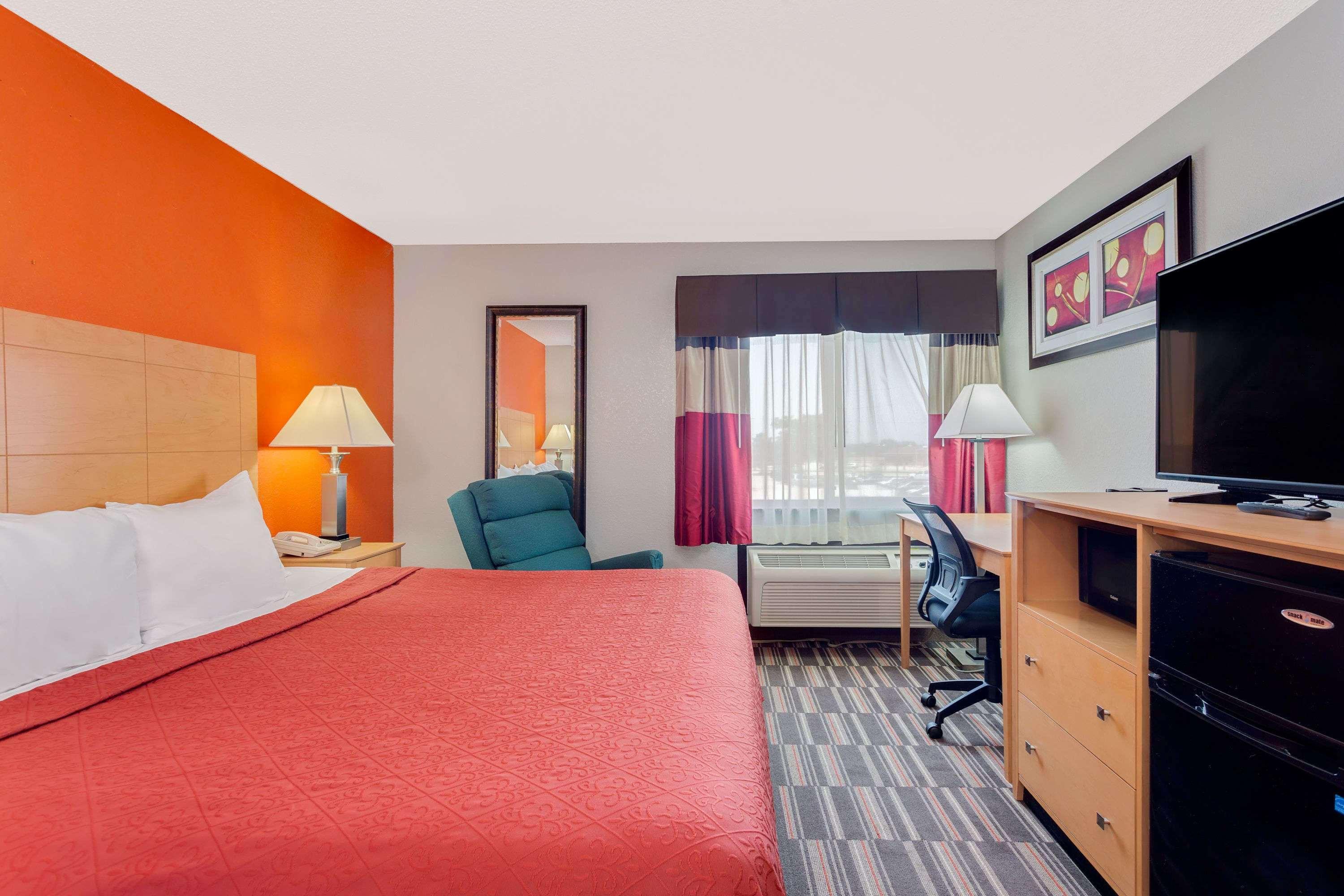 Days Inn By Wyndham Racine/Sturtevant Exteriér fotografie
