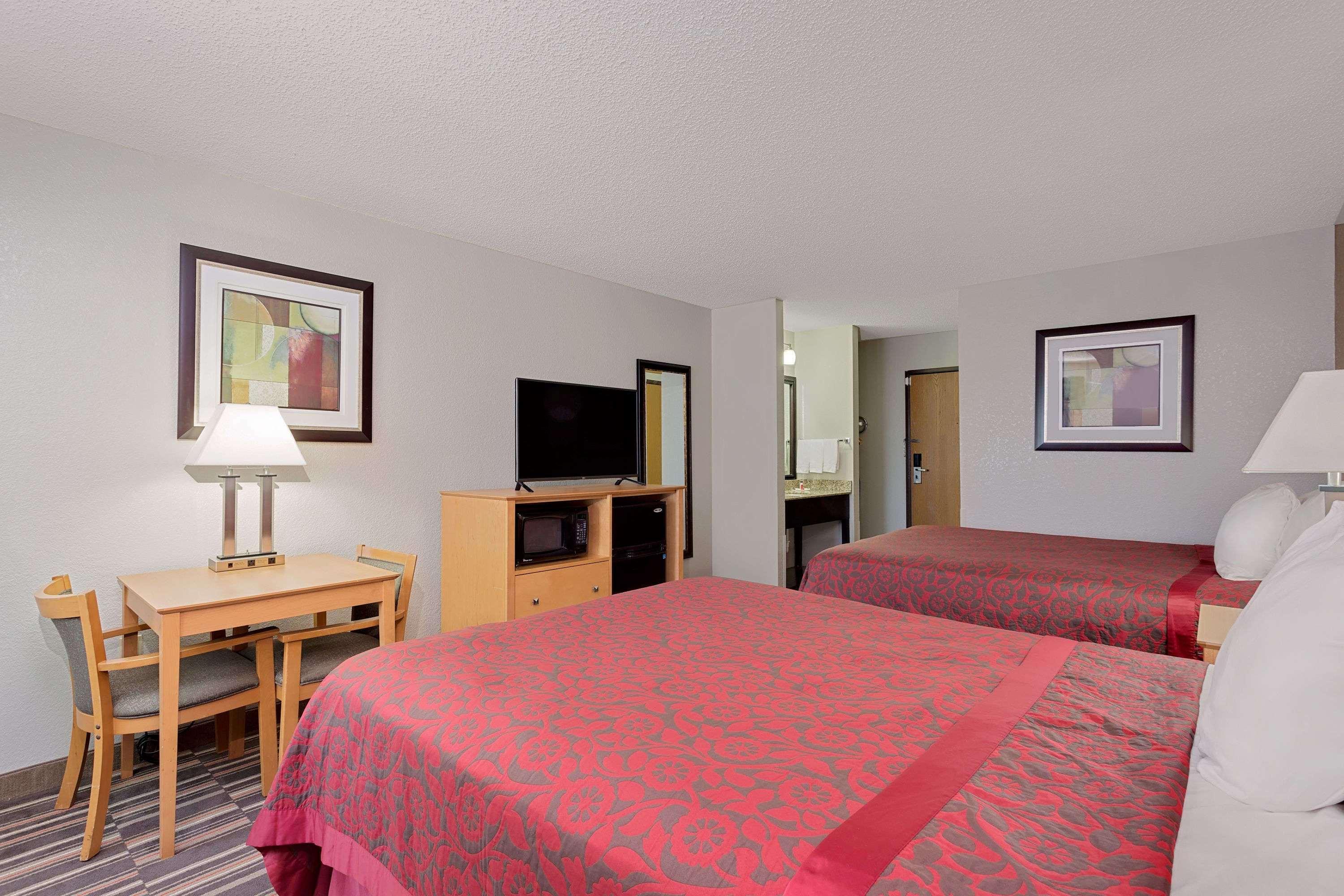Days Inn By Wyndham Racine/Sturtevant Exteriér fotografie